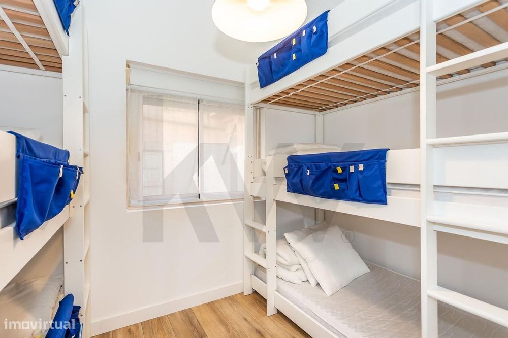 Apartamento T2 remodelado e mobilado no Bairro Alto — conforto e local