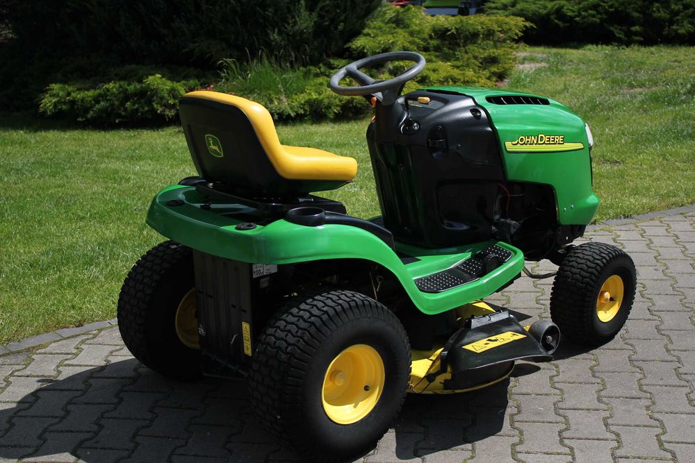 John Deere L 105 L105  Briggs & Stratton TRAKTOREK Kosiarka