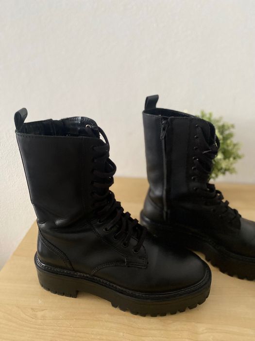 Botas militares em pele mango