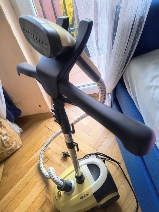 Żelazko Parownica do prasowania ze stojakiem Miracle First Austria