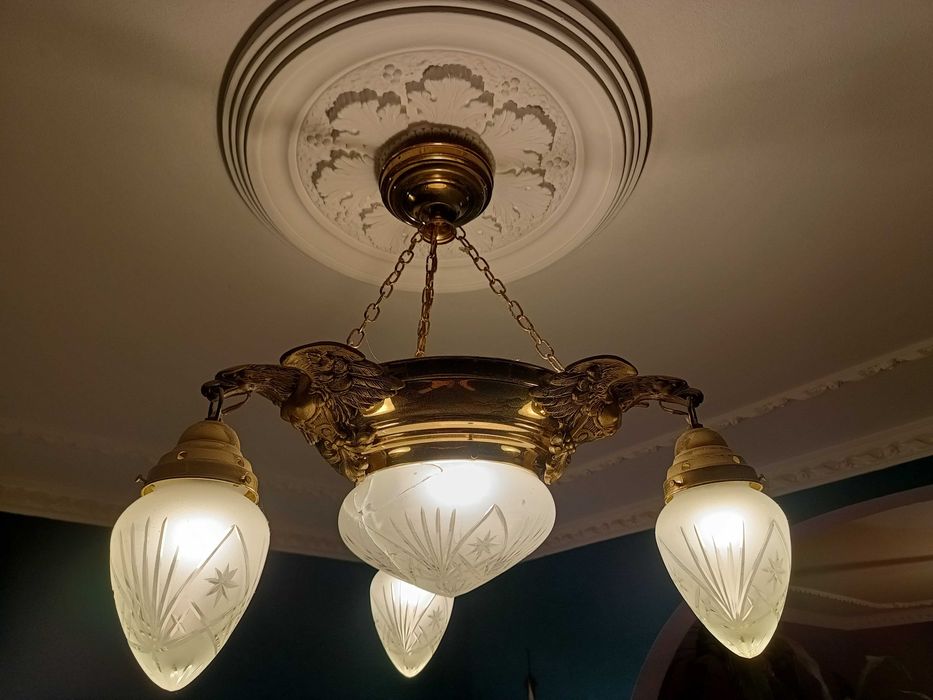 Piękna lampa i kinkiety