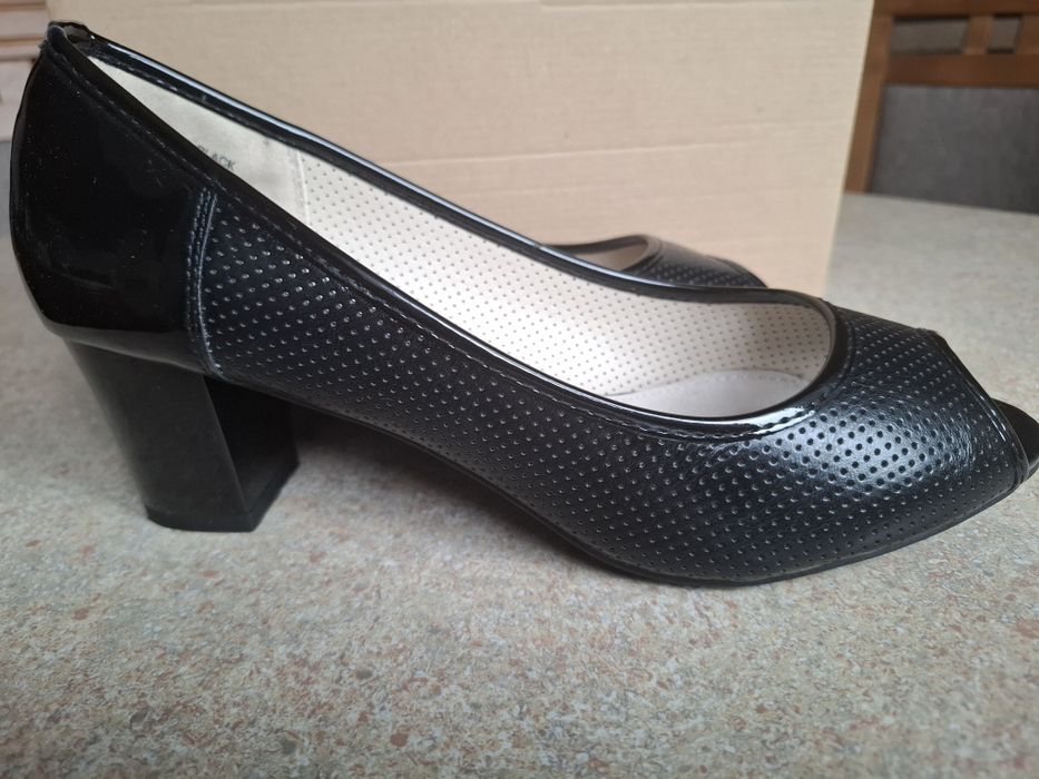 Czółenka damskie  nowe rozm.41