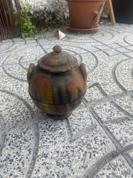 Coisas antigas,quadros cadieiros e vasos