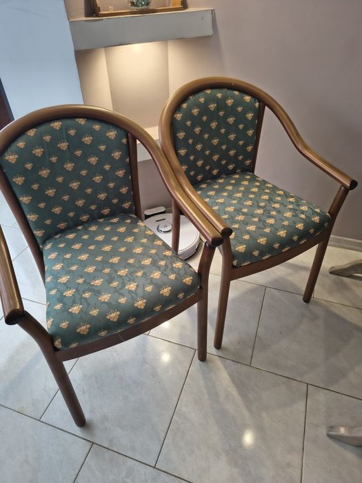 Продам стулья деревяні