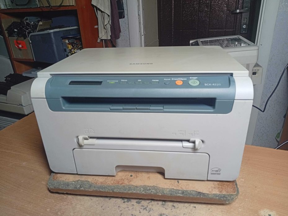 Лазерний БФП Samsung SCX-4220 (принтер/сканер/копір)