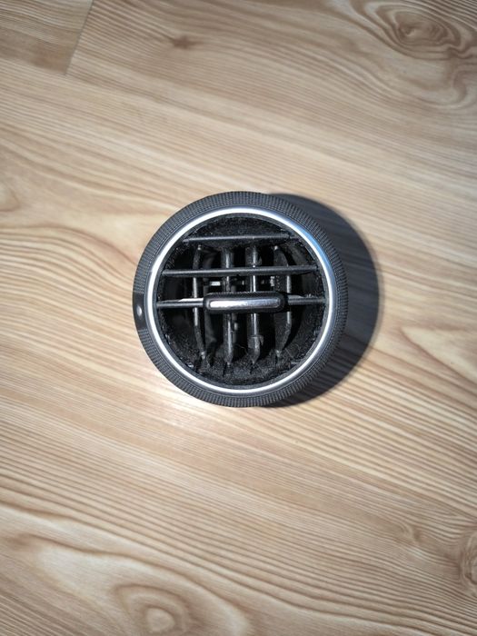 Kratka nawiewu Audi A3 8P