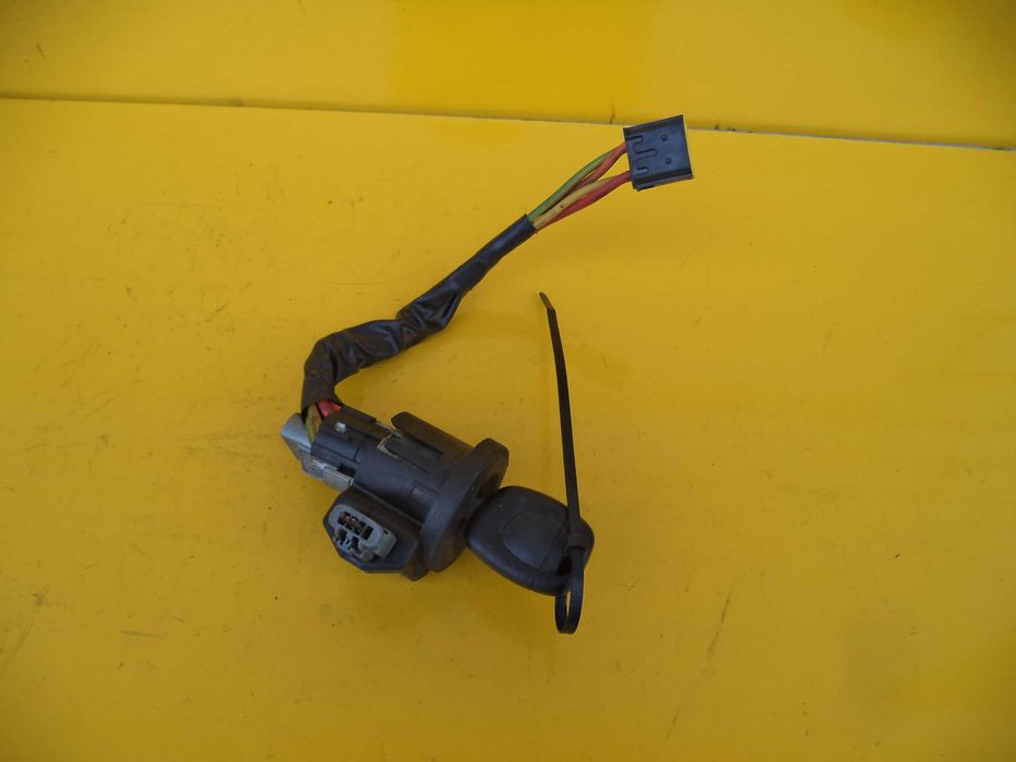 Замок зажигания Renault Clio 2 (7701471220) з 98-05 р.в.
