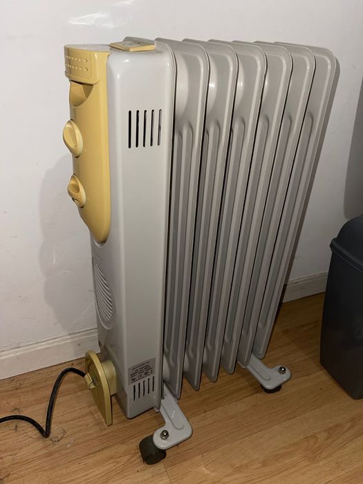 Aquecedor a óleo / Radiador elétrico – em bom estado