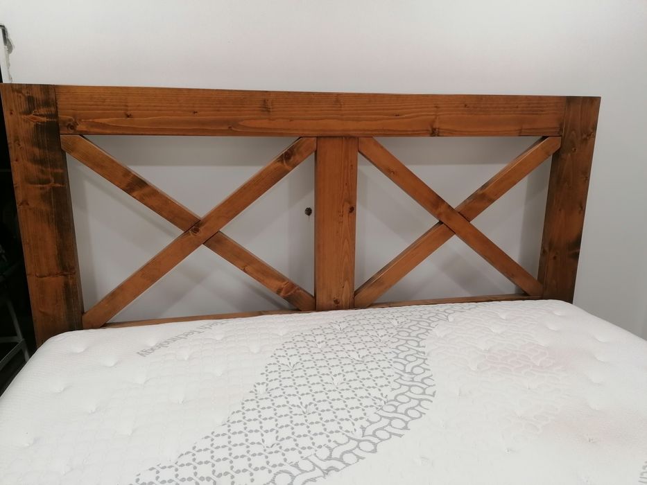 Quarto completo em madeira maciça