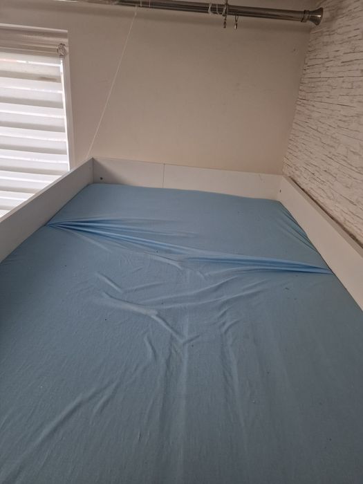 Łóżko pietrowe Ikea z biurkiem I regalem