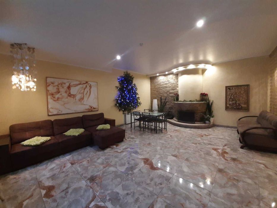 Дом 450 кв. До 35 человек. Сауна, беседка, теннис, генератор, бассейн.