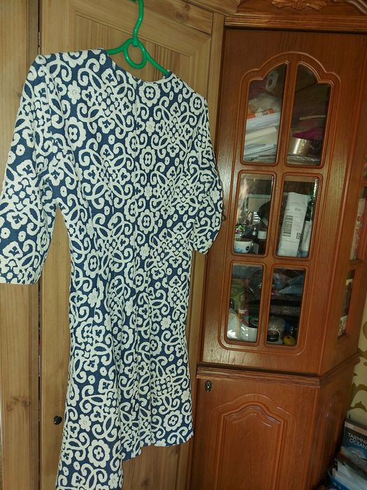 Kobieca, rozkloszowana sukienka M/L