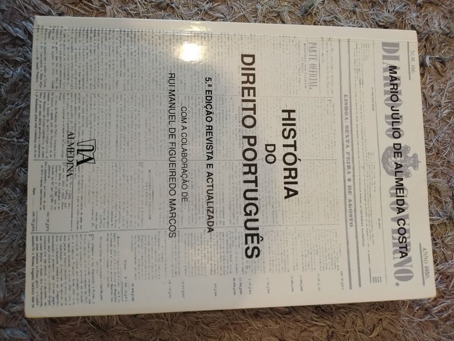 Lote de livros de direito e ciências da saúde desde 8 euros