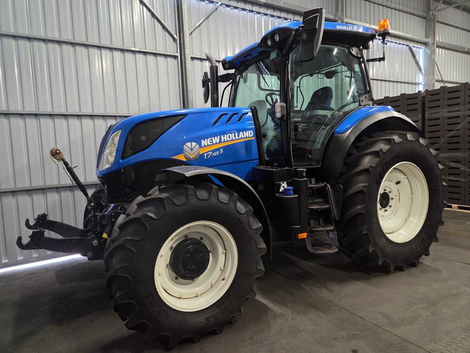 New Holland T7  Claas John Deere Case