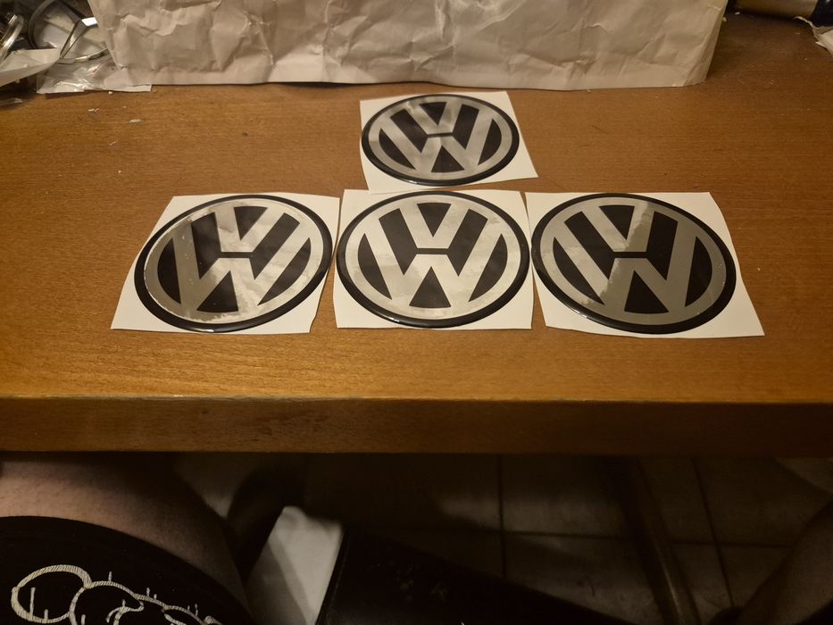 naklejki na  alu felgi  i kołpaki do Vw 8.9cm średnicy