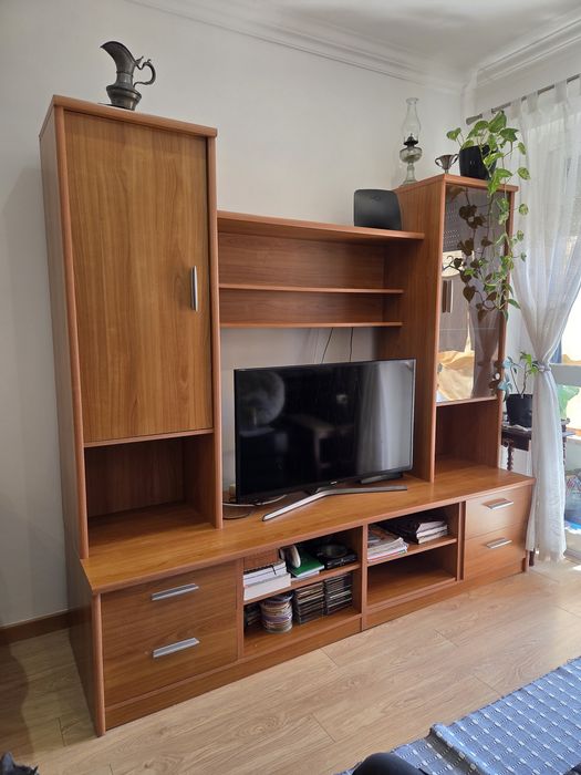 Móvel de sala / TV com arrumação