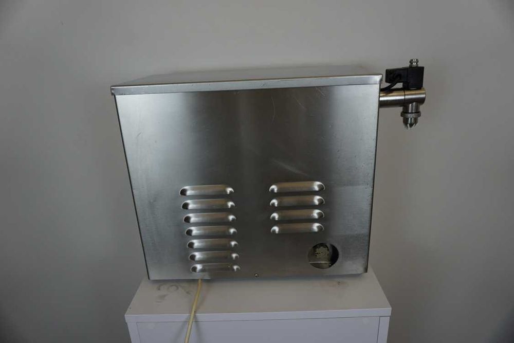 Automat Maszyna Ubijaczka Śmietaniara bita śmietana Mussana Boy 4L 33%