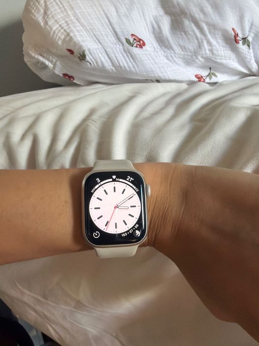 Apple Watch 8 41mm starlight silver