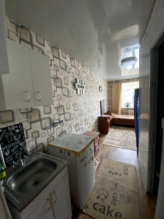 Продам ізольовану гостинку, станція метро Армійська, вул. Ощепкова, 8