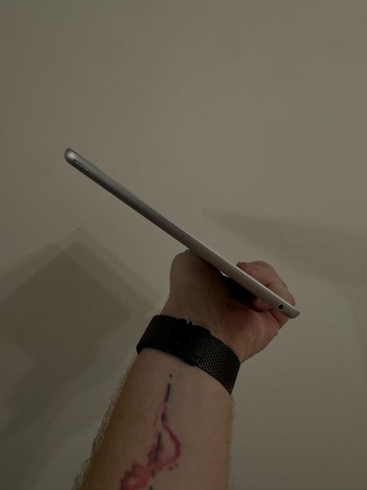 Apple Ipad 9.7 128 apple pencil у відміному стані