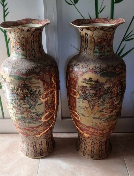 Jarrões ou potes com pintura chinesa (oriental)