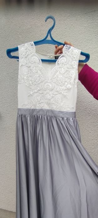 Вечірня атласна сукня з паєтками та бісером