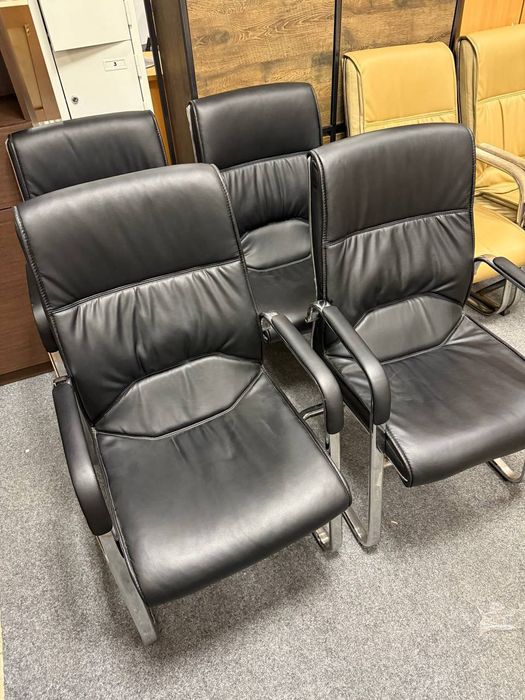 ПРОДАЄМО СКЛАД МЕБЛІВ, стільці, крісла, комоди,тумби,шафи,стелажі,