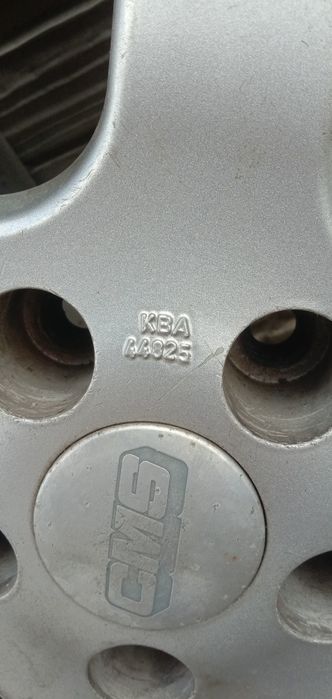 Продам диски с резиной комплект