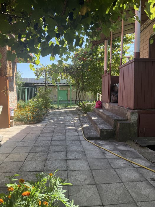 Продаж дачі з двома будинками в Хвильово-Сорочин біля озера