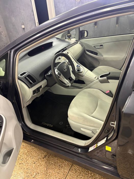 Оренда тойота пріус від 1 місяця