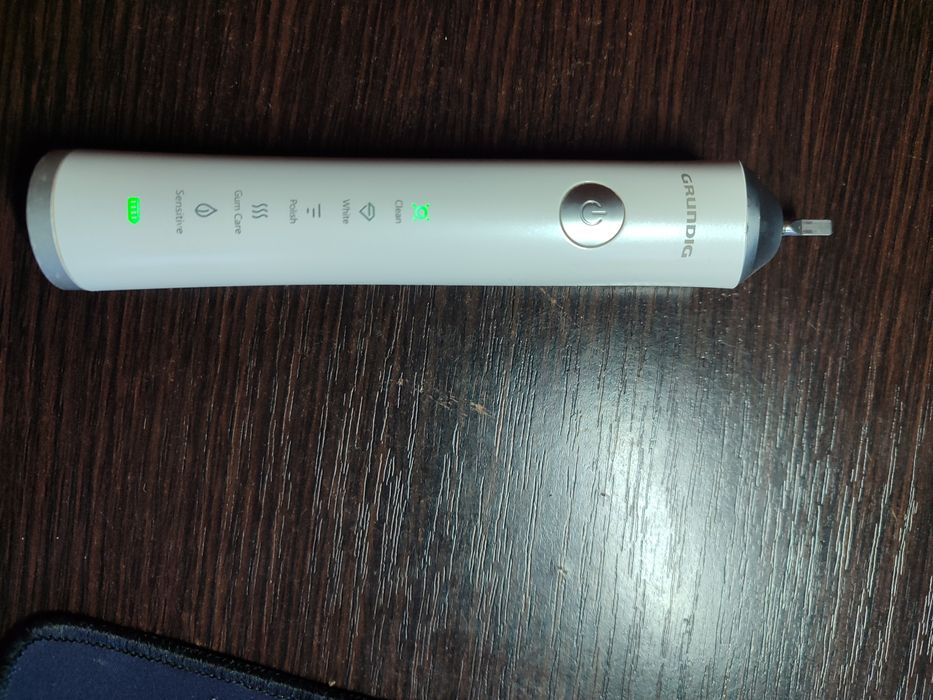 Электрическая зубная щётка GRUNDIG