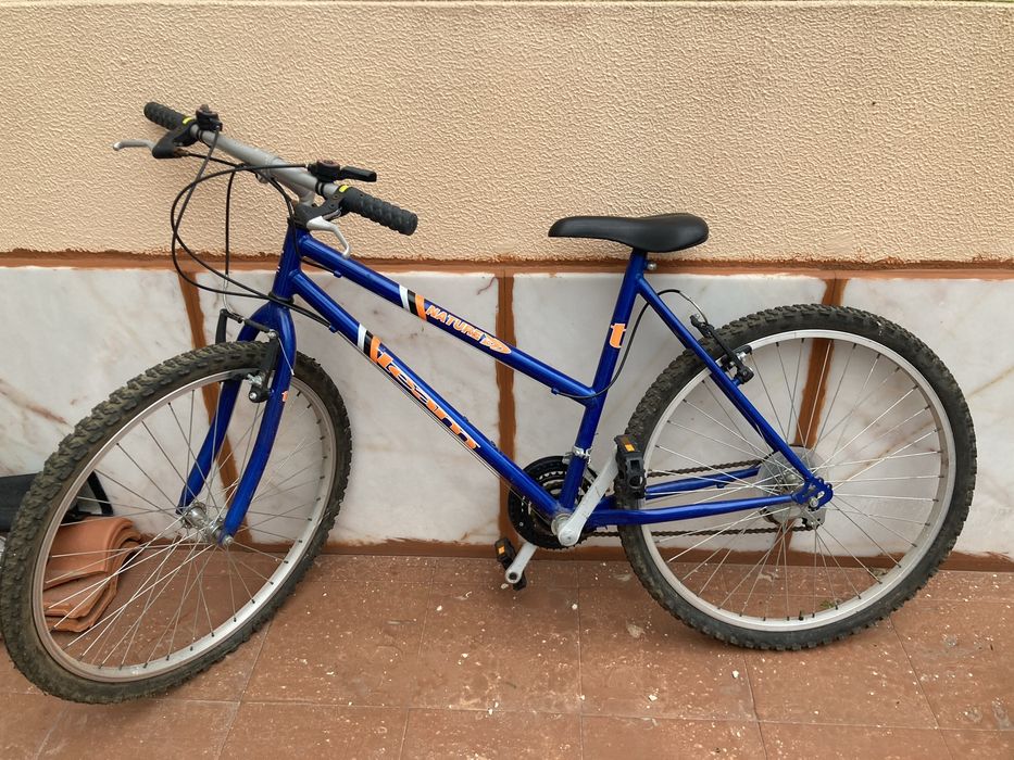 Bicicleta de senhora, usada