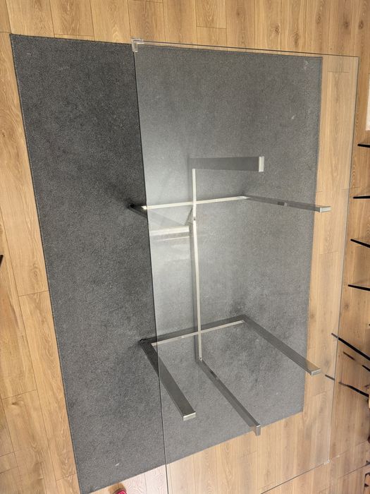 Mesa de vidro com pe em inox