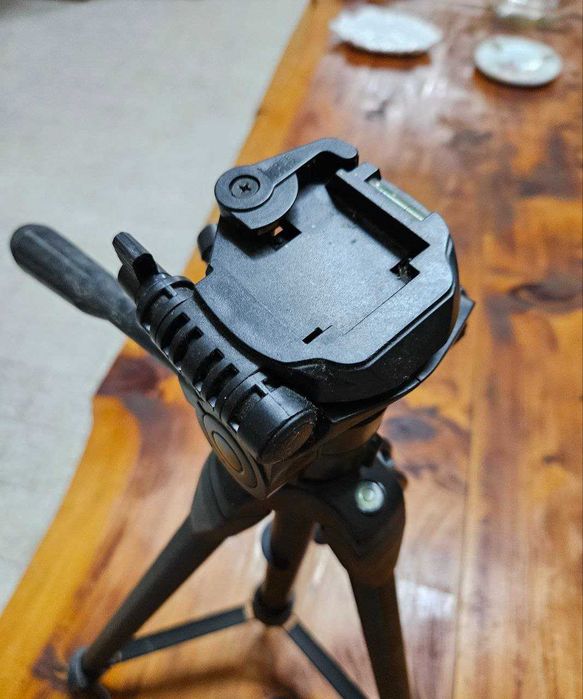 Tripé Versátil Ravelli APLT3 53'' - Leve, Portátil e Funcional!