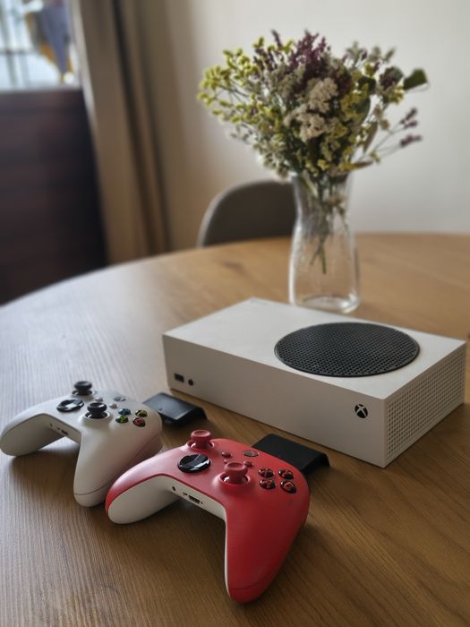 X-BOX S (COM 2 COMANDOS + baterias)