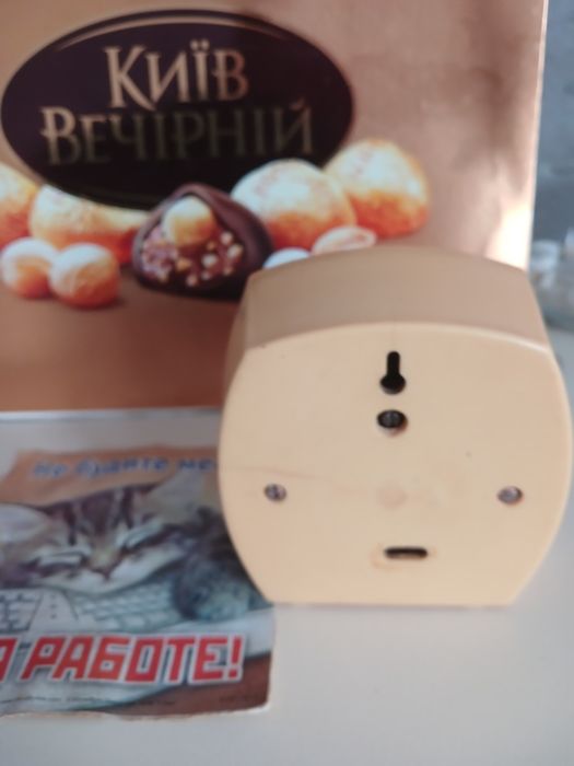 Барометр  побутовий.