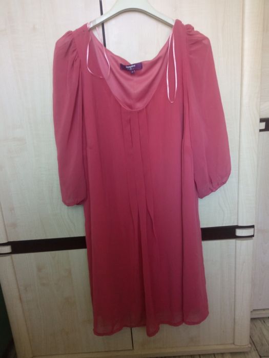 Tunika damska wyjściowa może służyć jako sukienka