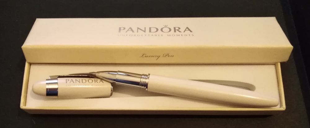 DIA DOS NAMORADOS -  Caneta de colecção, Pandora com caixa original