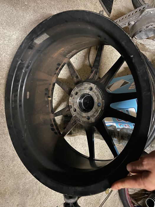 Apenas duas jantes 18” 5x112