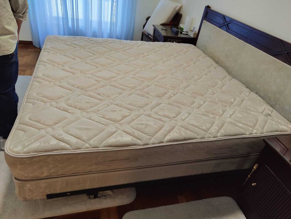 Cama de casal 200x200 cm
