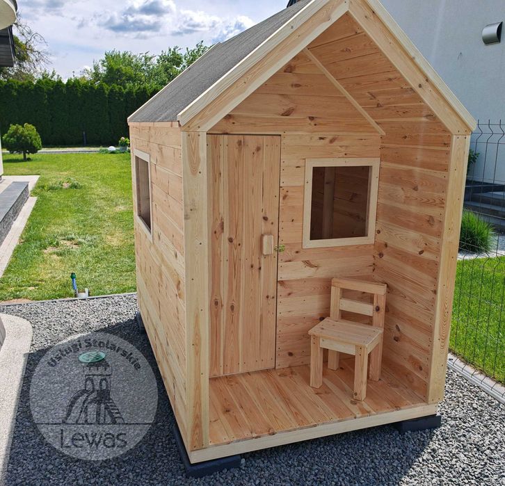 Plac zabaw, domek dla dzieci, huśtawka, domek ogrodowy,domek drewniany