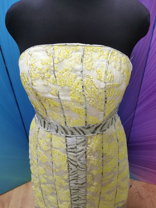 Роскошное платье, колоборация Yellow strapless H&M Concious Exlusive, Жаккард