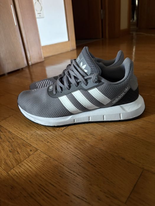 Ténis Adidas N40