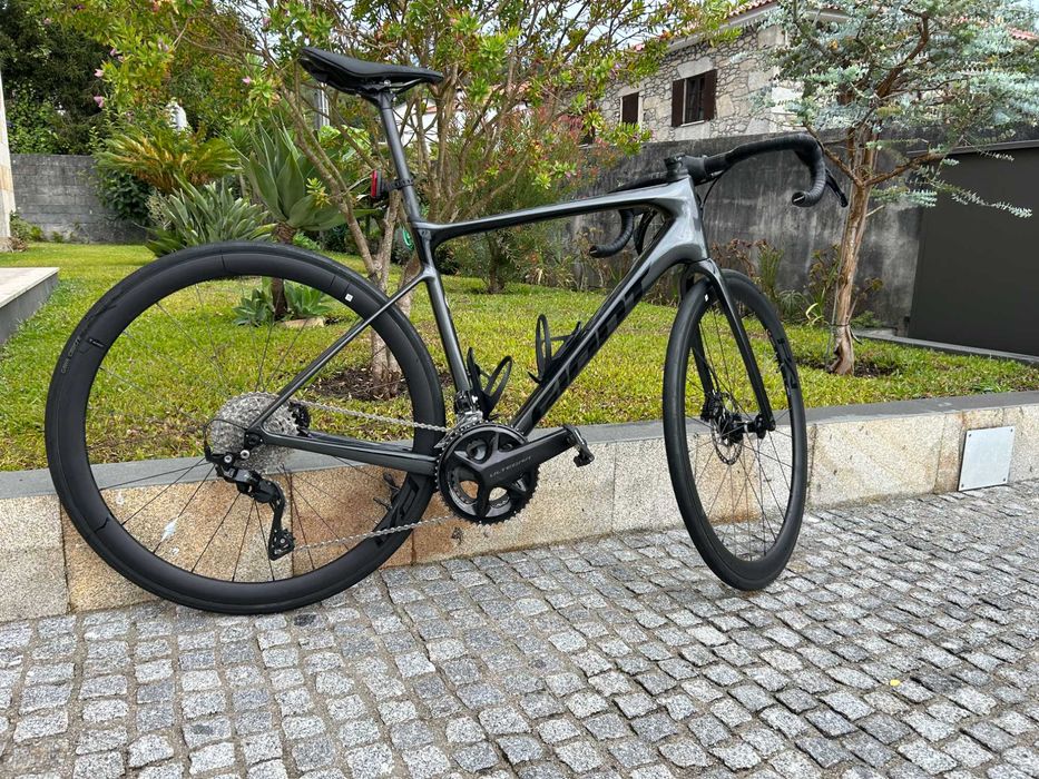 Bicicleta de Estrada Giant em Carbono