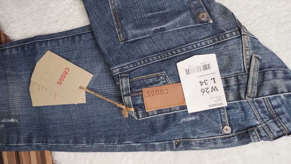 Nowe dżinsy W 26 L 34