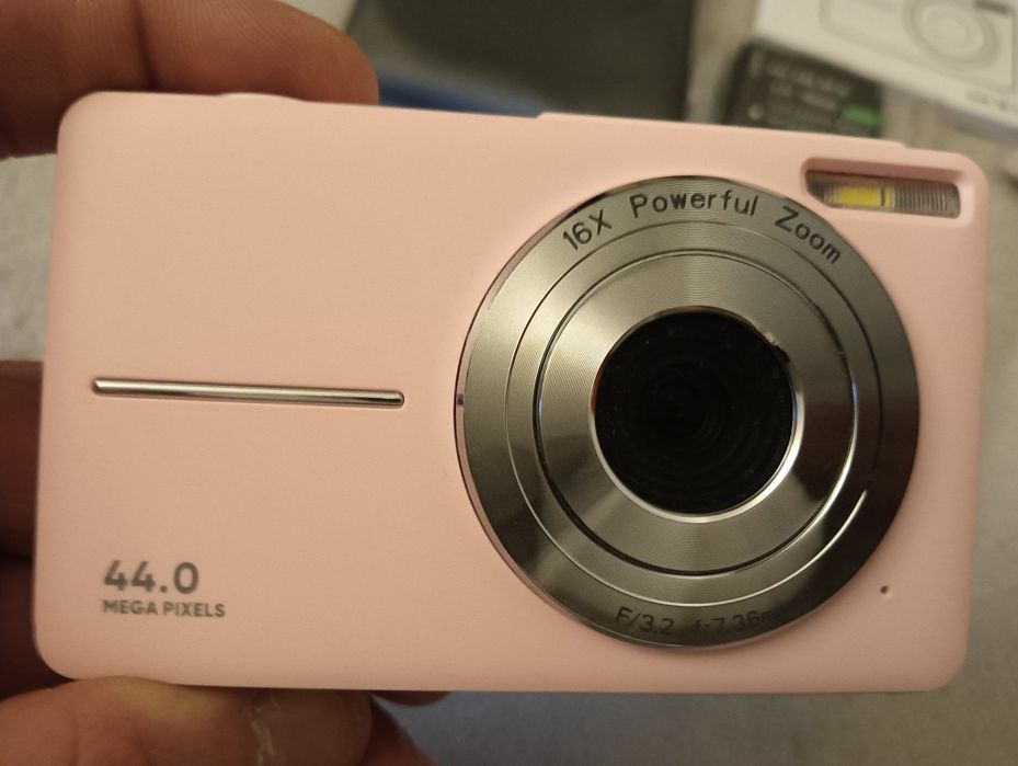 Vacate Digital Camera 44 Megapixels64738429394433124