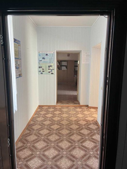 Нежитлове приміщення загальною площею 79,8 кв.м