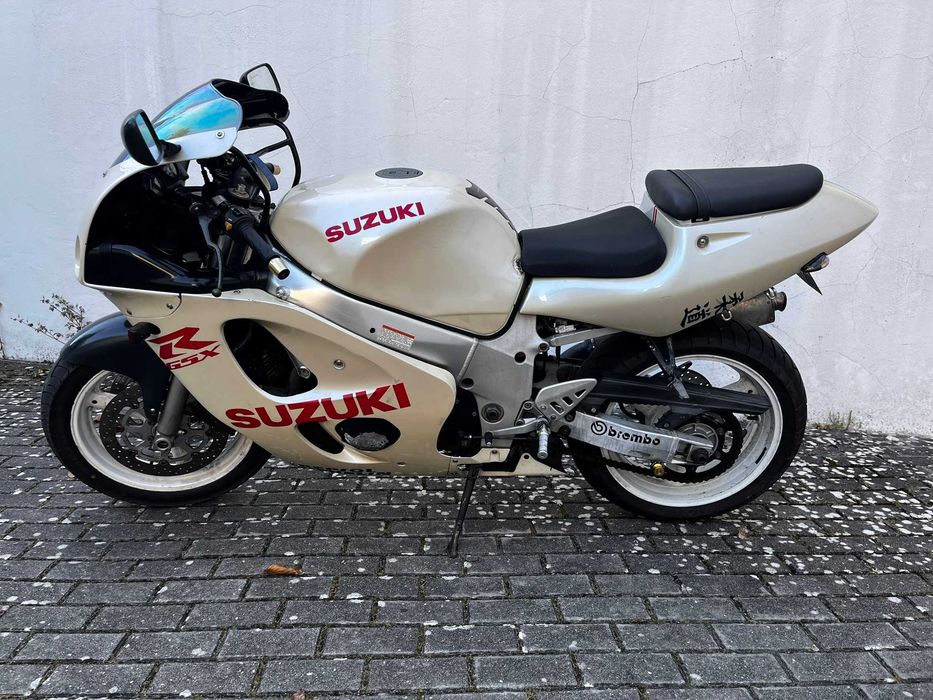 1999 Suzuki gsx r600 srad - 25kwh