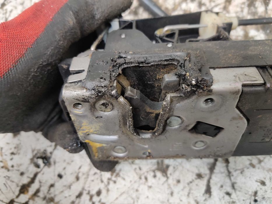 Opel Corsa C Zamek Drzwi Prawy Przód