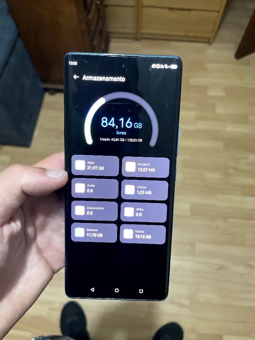 ZTE axon 40 Pro.